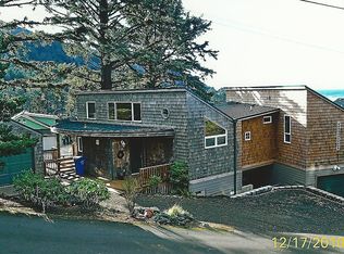 410 E 2nd St, Yachats, OR 97498