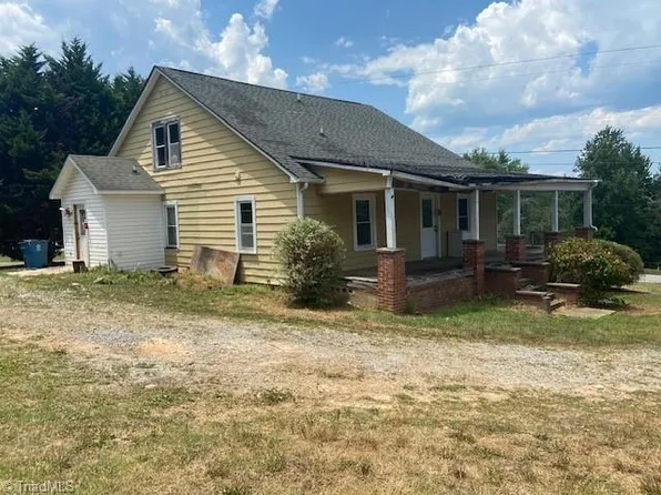 3301 Sheely Rd, Lenoir, NC 28645