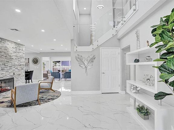 3rd image of 3421 Dover Road