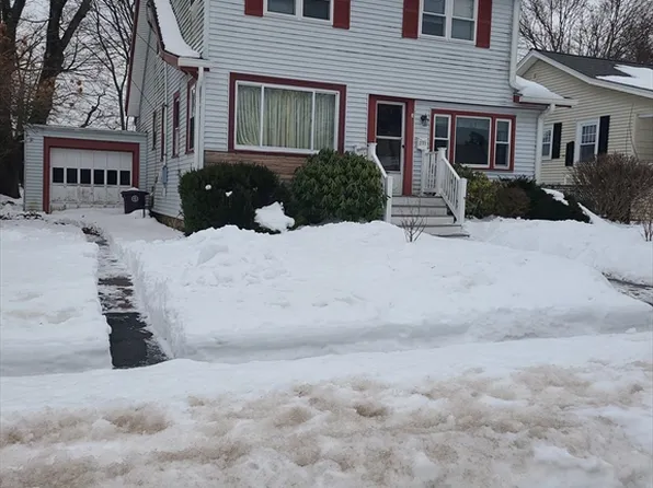 211 Roosevelt Rd, Weymouth, MA 02188