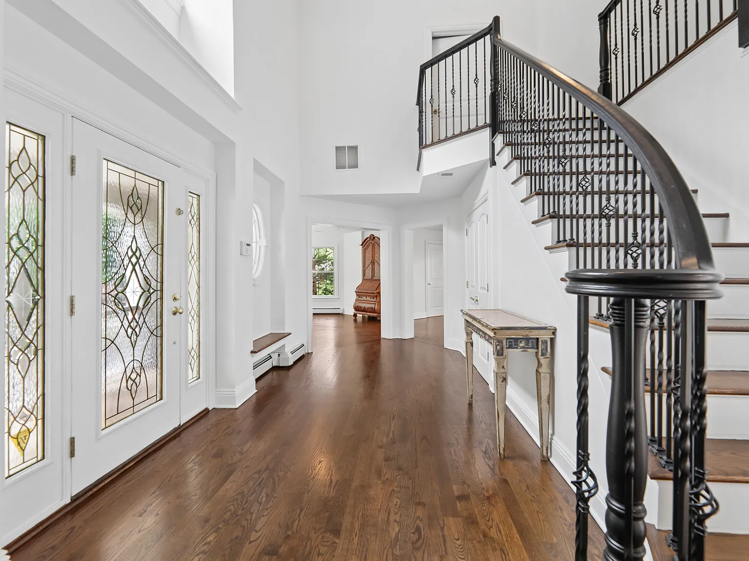 8 bed, 7400 sqft, $12,500 — Photo 4