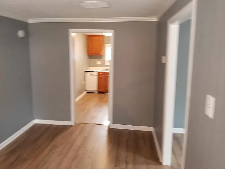 305 E Willow St — Photo 19