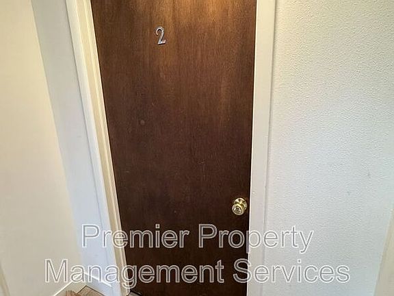 2nd image of 2607 Glenwood Ln APT 2