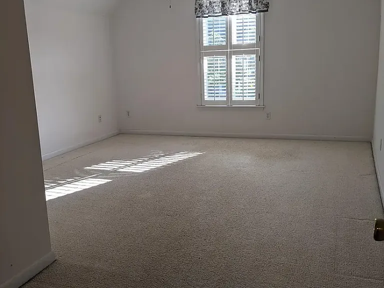 2710 Green Meadow Dr — Photo 8