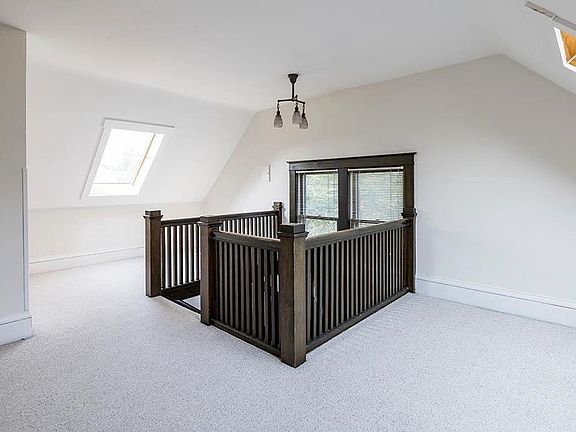 3rd image of 1828 11th Ave S #3