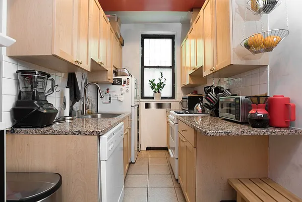 Rented by Emor Management Inc. | media 9