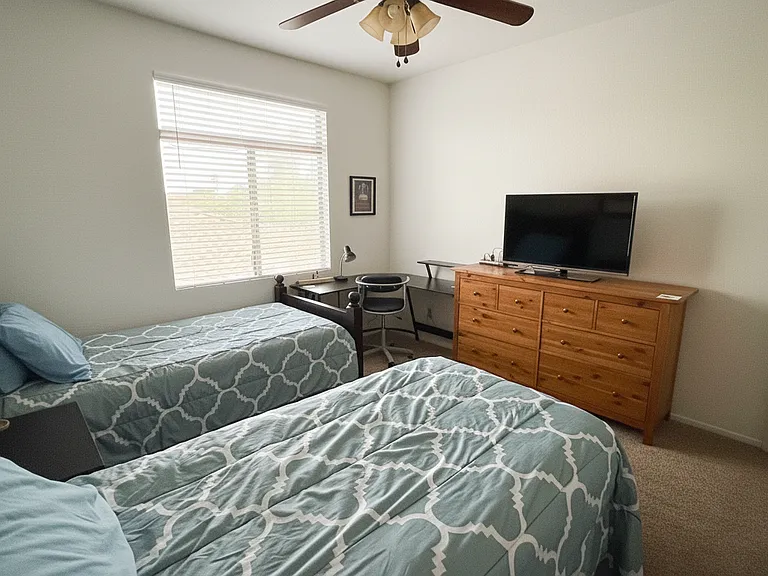 1423 E Elgin Pl — Photo 27