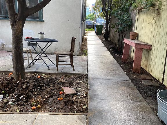 2nd image of 2539 Malabar St
