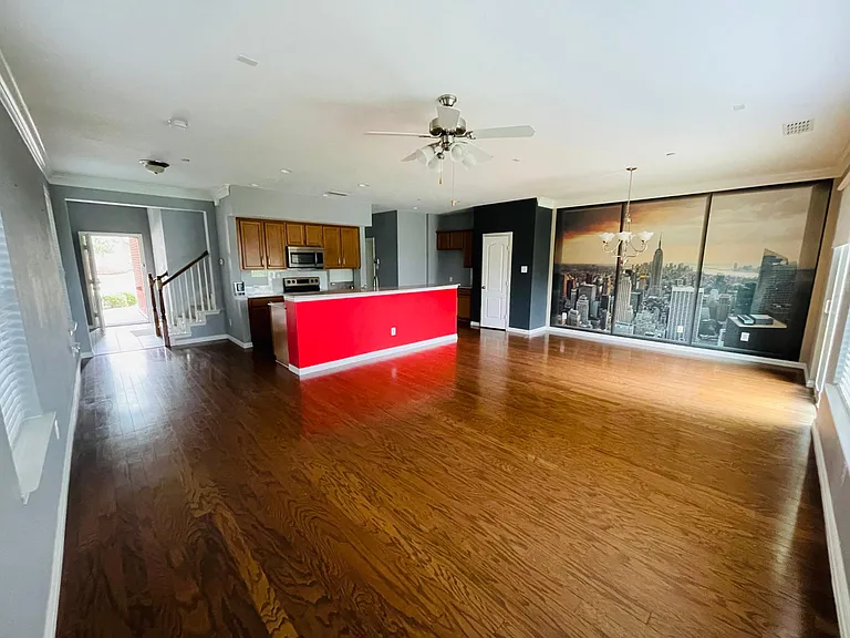 460 Hunt Dr — Photo 9