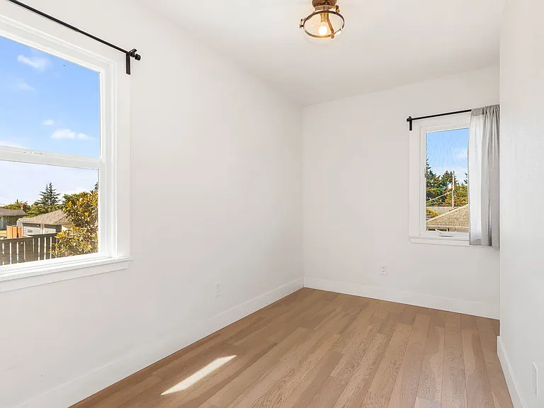 4143 SW Kenyon St — Photo 18