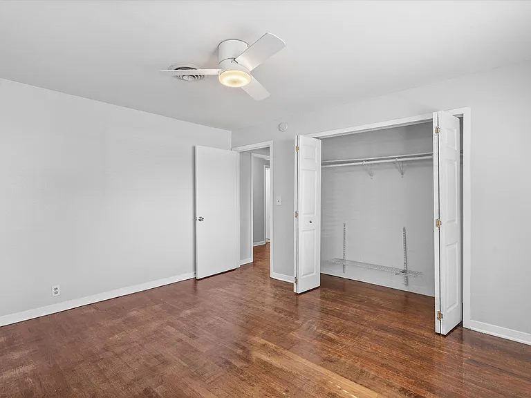 4900 Eastdale Dr — Photo 20