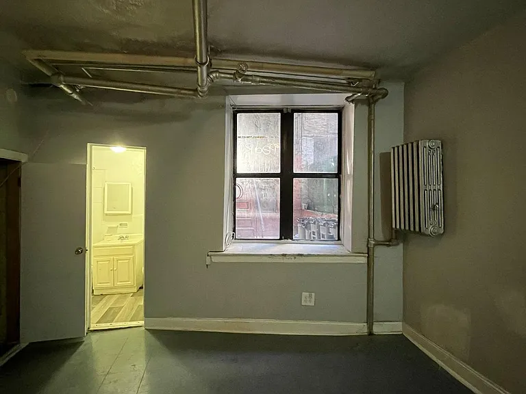 160 Vermilyea Ave #ST — Photo 4