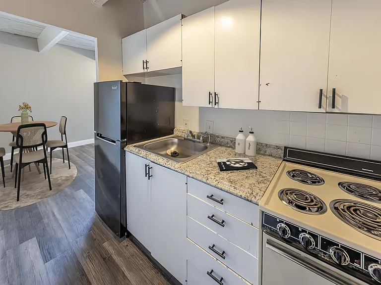 2601 York Ave — Photo 40
