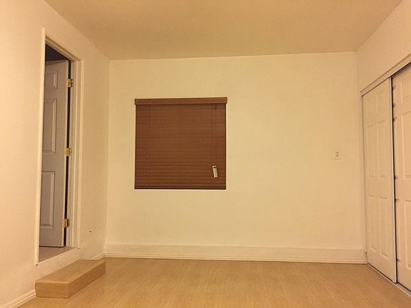 5th image of 2247 1/2 E Cameron Ave