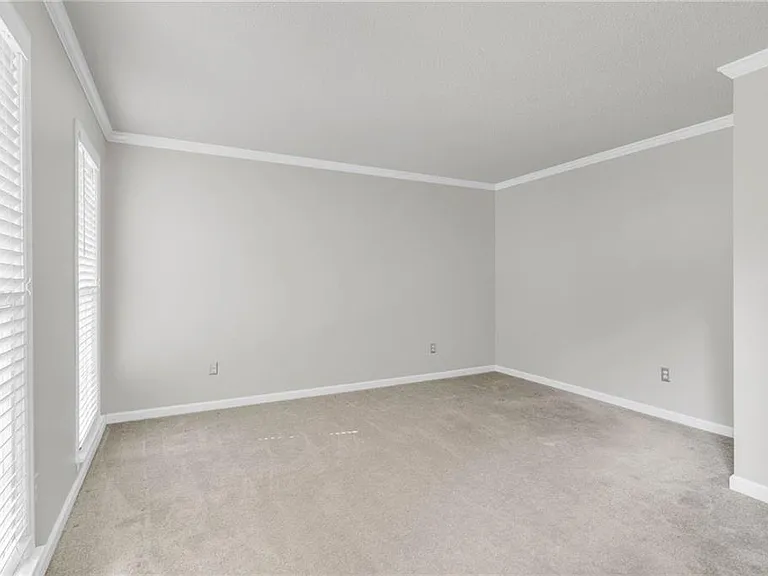 608 Adam Cir — Photo 16