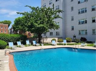 887 Farmington Ave APT 1E, West Hartford, CT 06119