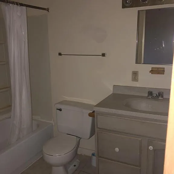 609 Grove City Rd #9 — Photo 7