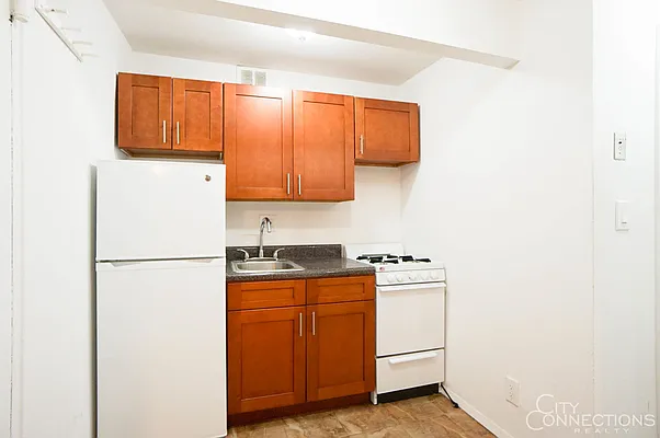 Rented by City Connections Realty | media 12