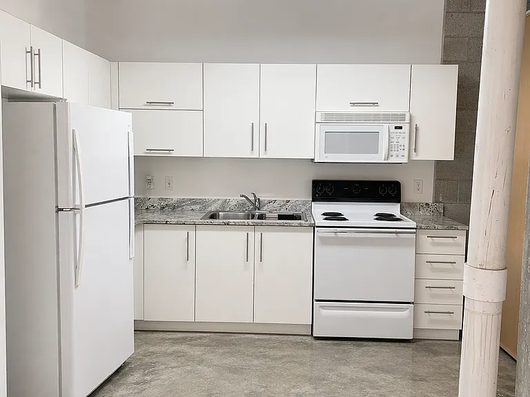 444 NE 30th St #503 — Photo 7