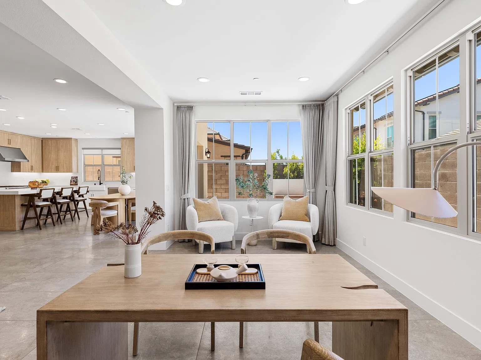 4 bed, 3200 sqft, $9,000 — Photo 3
