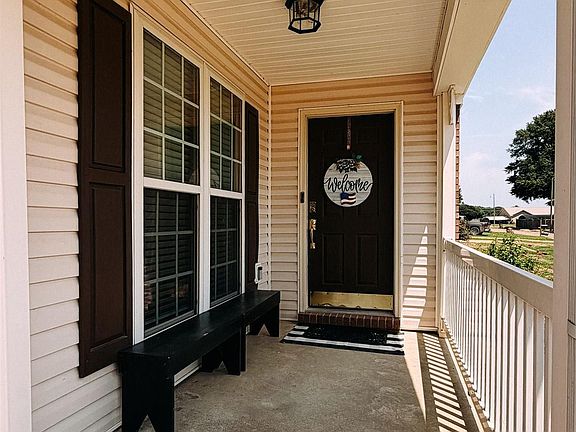 3rd image of 1801 Cindy Ln
