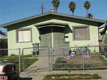 2nd image of 809 W 50th Pl