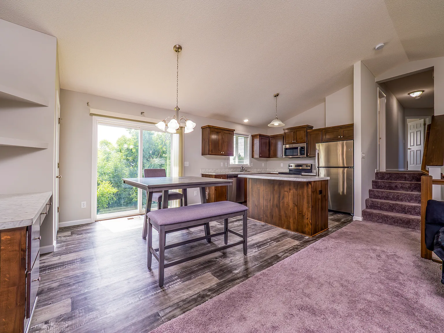 4 bed, 2055 sqft, $2,450 — Photo 3