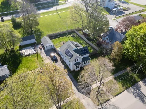 405 S Main St, Fayette, IA 52142