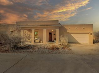 7109 Mesa Del Oro, Santa Fe, NM 87507