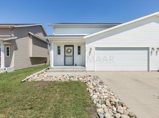 712 14th Ave E, West Fargo, ND