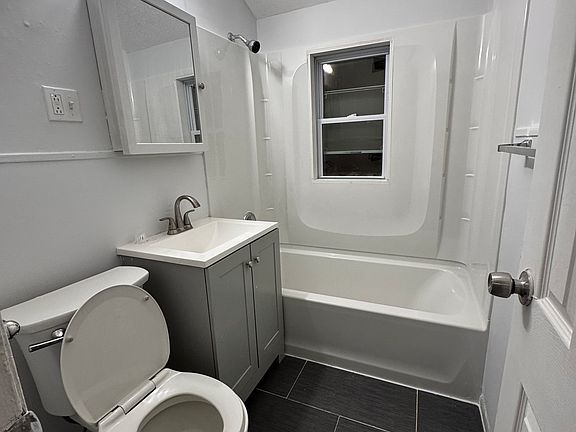 4th image of 8 Indian Hill St #8