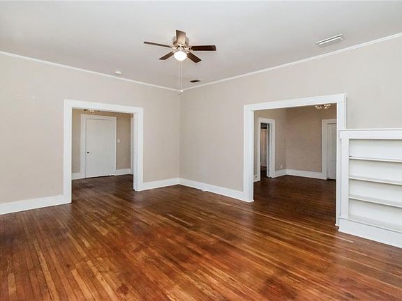 3rd image of 54 Houston St