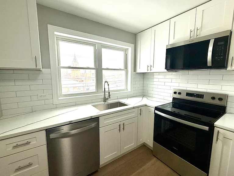 5615 N Mozart St #3C — Photo 4