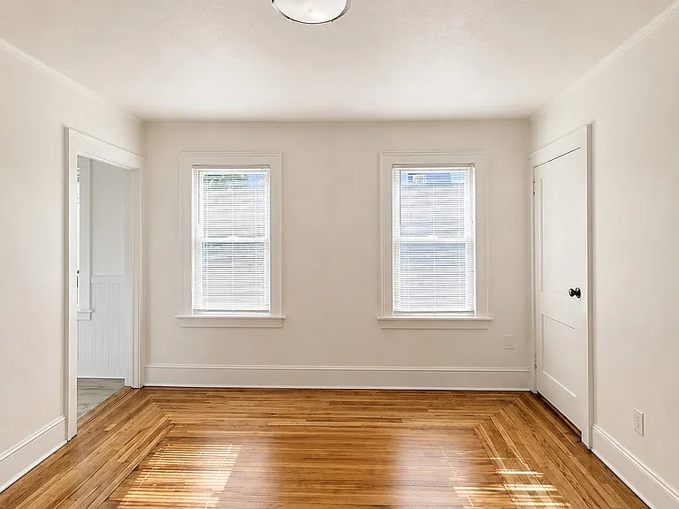 49 Henry St #3 — Photo 5