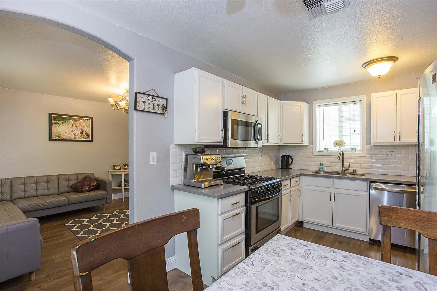 200 De Witt Ct photo 1