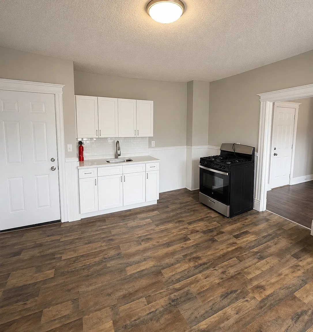 197 Glen Street — Photo 1