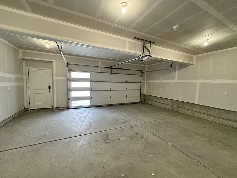 4255 Aberdeen Way NE — Photo 32
