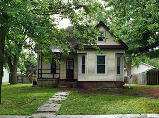 967 N Prairie St, Jacksonville, IL 62650