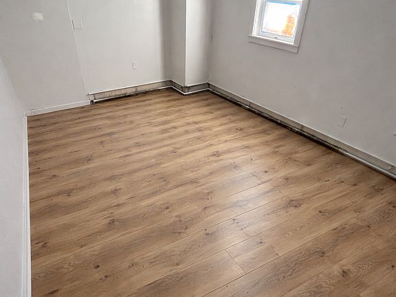 3rd image of 1517 Division St APT 2