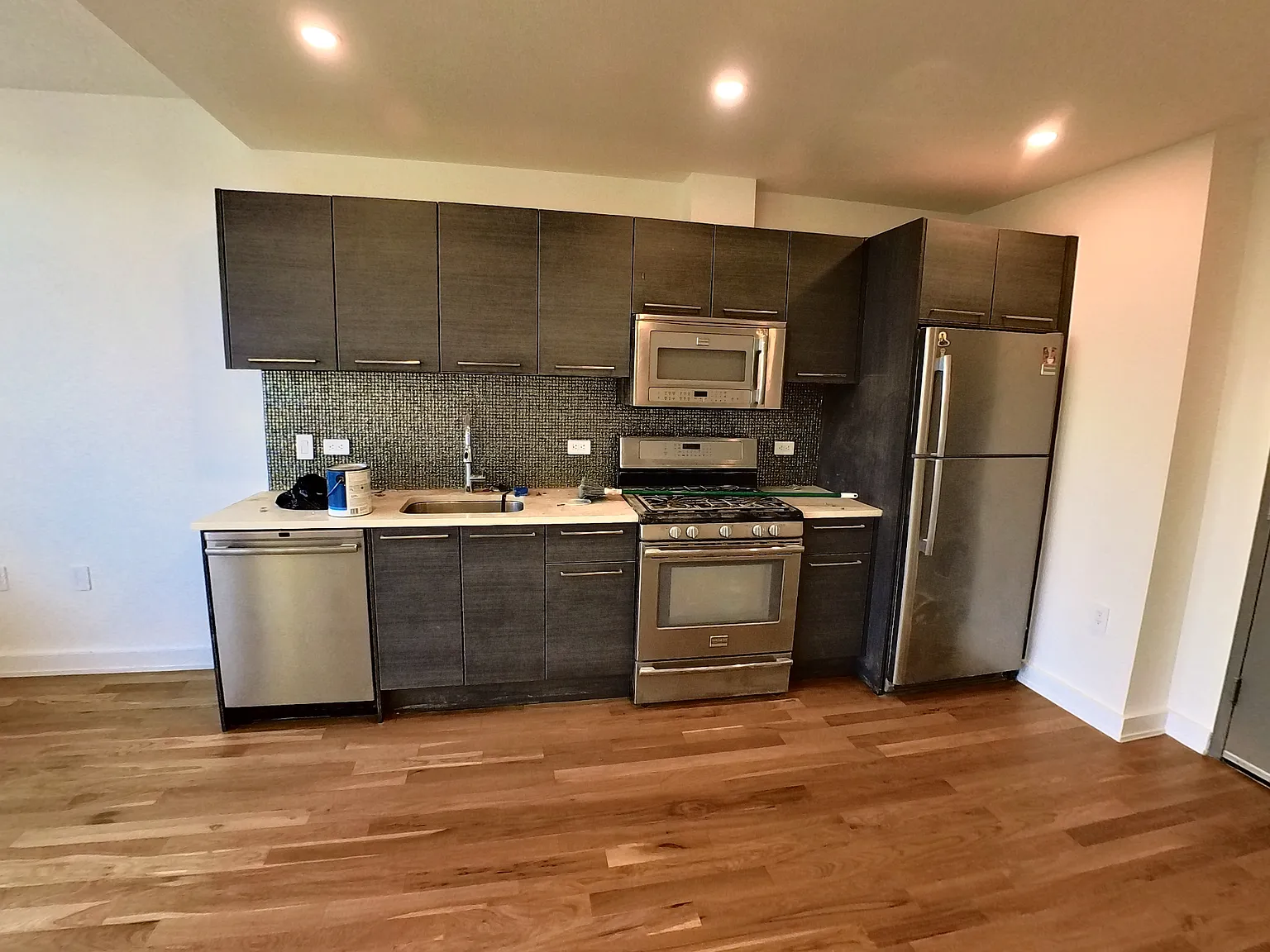 11-15 Broadway — Photo 4