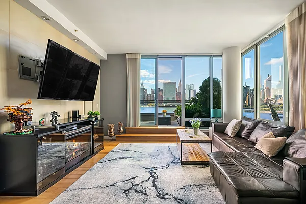 Rented by Compass | media 25