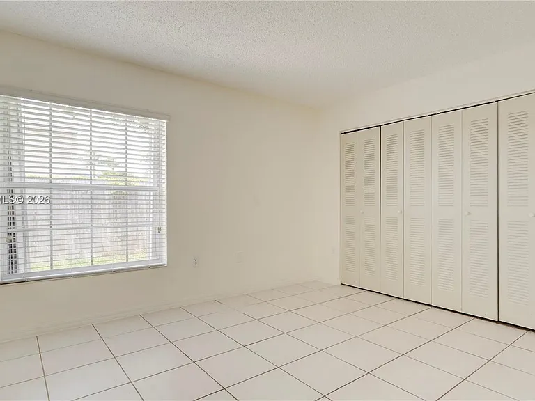 6410 SW 112th Pl — Photo 8