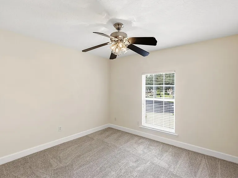 3205 King George Dr — Photo 13
