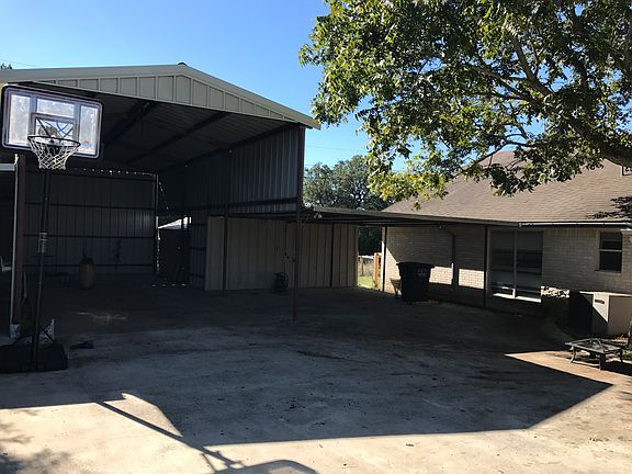2nd image of 1601 Silver Saddle Dr