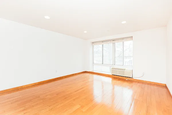 Rented by HCRE | media 4