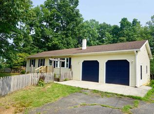 112 Pines Ln, Shipman, VA 22971