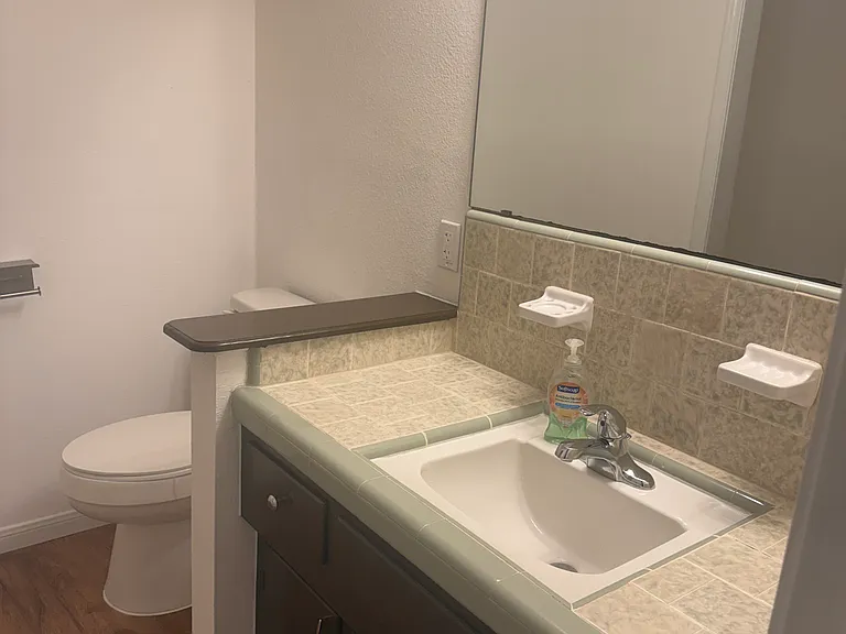 1531 Sterling Dr — Photo 2