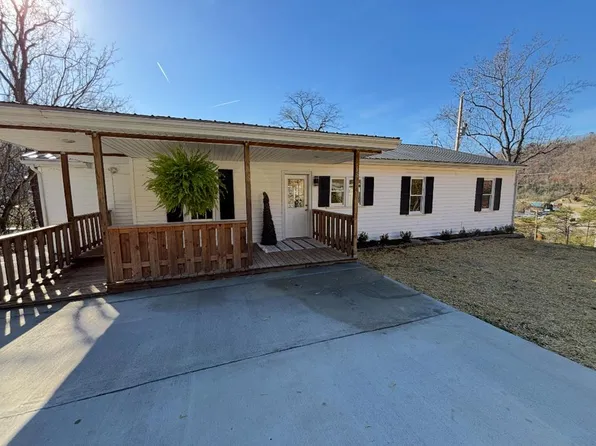 88 Mullins Hl, Pikeville, KY 41501