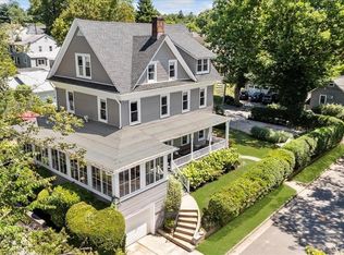101 Brown St, Sea Cliff, NY 11579