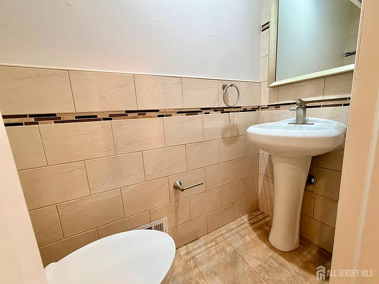12 Dogwood Dr — Photo 7